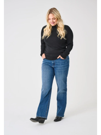 Jean Straight