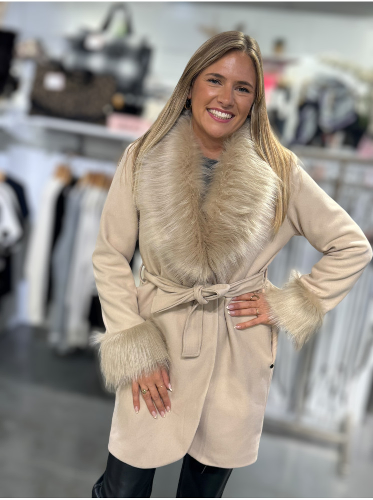 Manteaux col fausse fourrure
