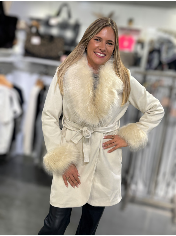 Manteaux col fausse fourrure