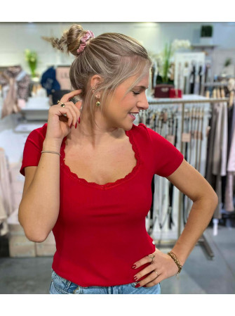 T-Shirt col U en dentelle