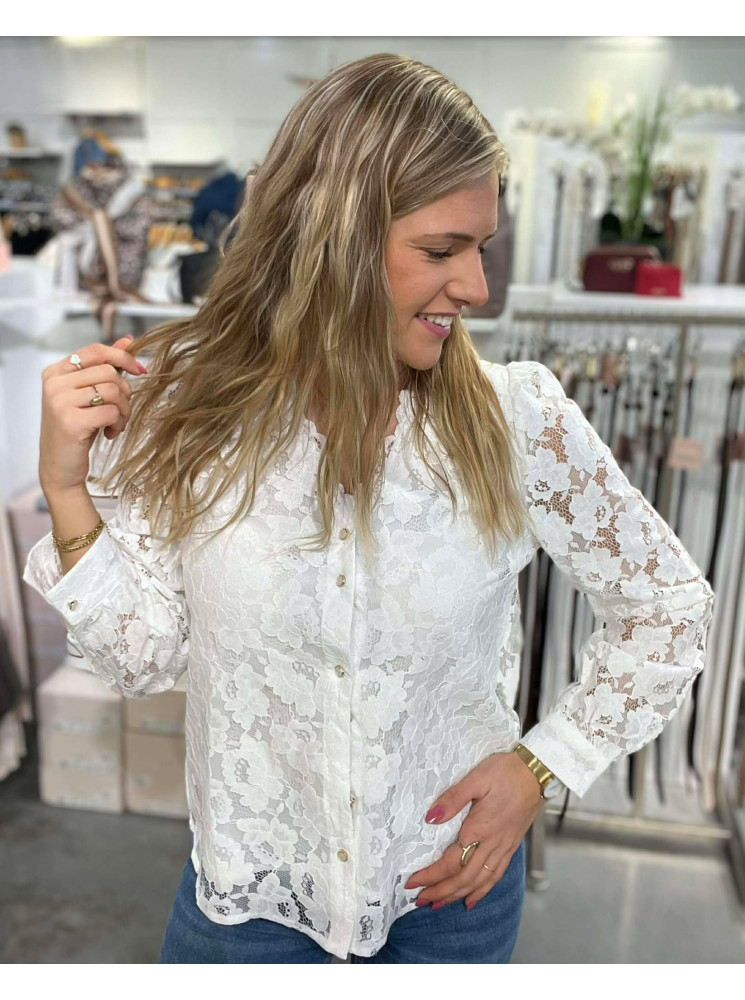 Chemise en dentelle