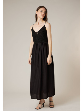 Longue robe fines bretelles