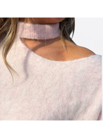 Pull col et épaule dénudés