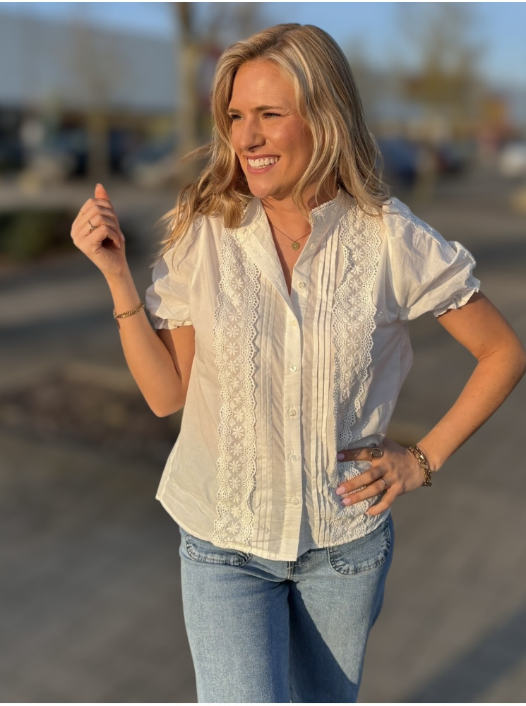 Chemise brodée manches courtes