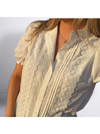 Chemise brodée manches courtes