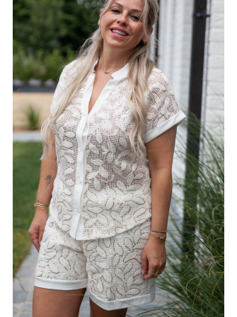 Short brodé avec détail...