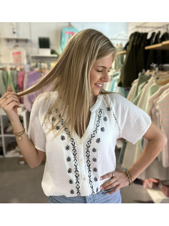 Chemise en gaz de coton brodée