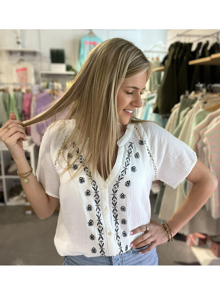 Chemise en gaz de coton brodée