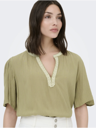 Blouse col brodé à manches courtes