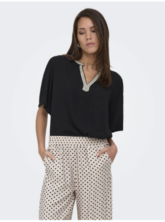 Blouse col brodé à manches courtes