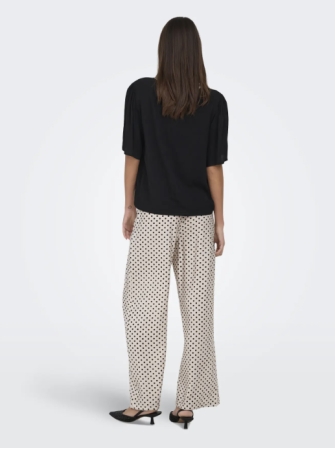 Blouse col brodé à manches courtes