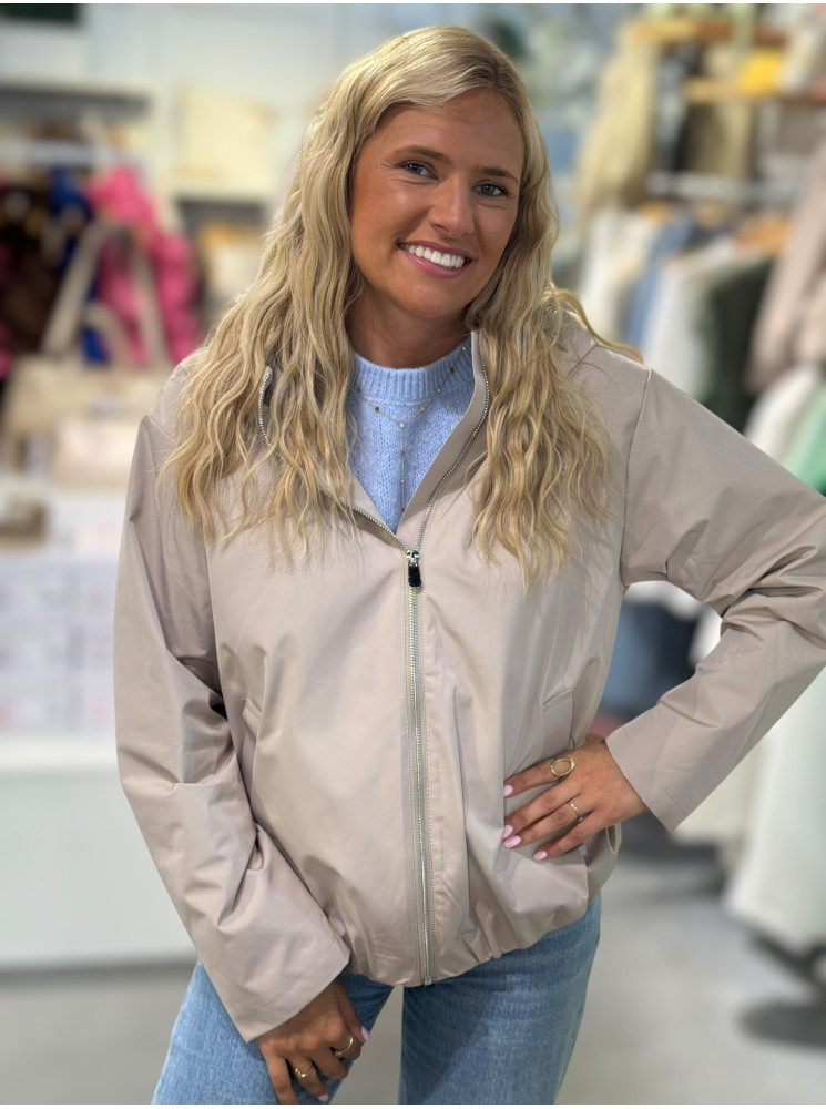 Veste imperméable à capuche