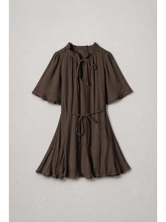 Robe courte volante