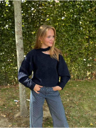 Pull manches longues col asymétrique
