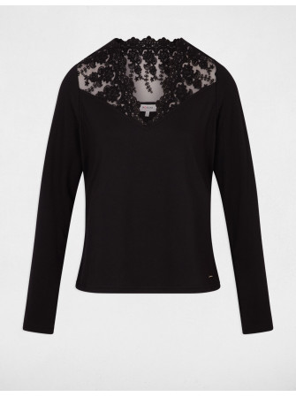 Pull col dentelle