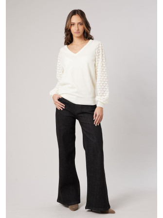 Pull en col V manches dentelle