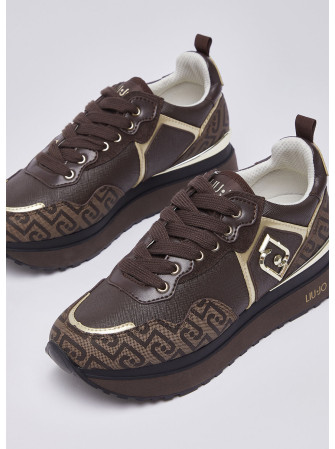 Sneakers compensées